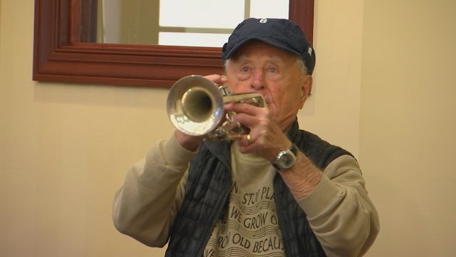 93-year-old World War II vet sends thousands of fallen soldiers off on the right note