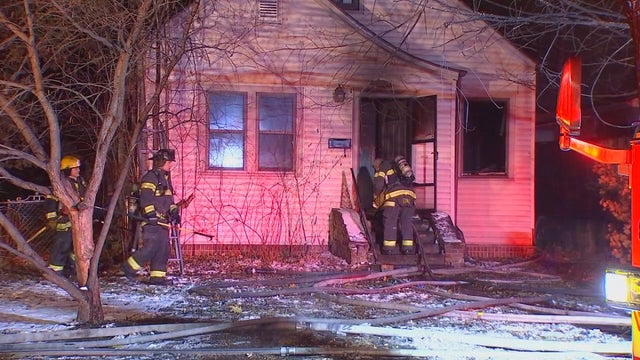 3 firefighters injured after roof collapses during Minneapolis fire