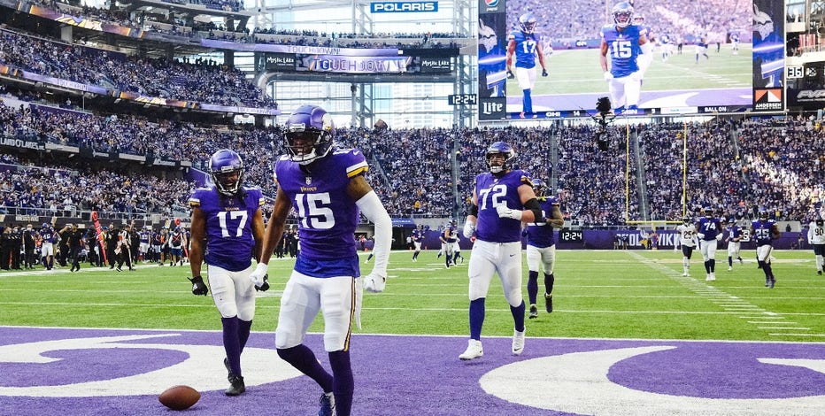 Vikings get big second half to beat Bears 31-17, finish season 8-9