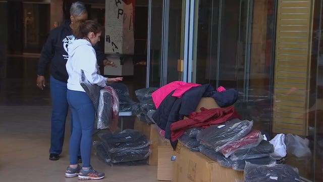 We Push For Peace organizes coat giveaway in Uptown Minneapolis