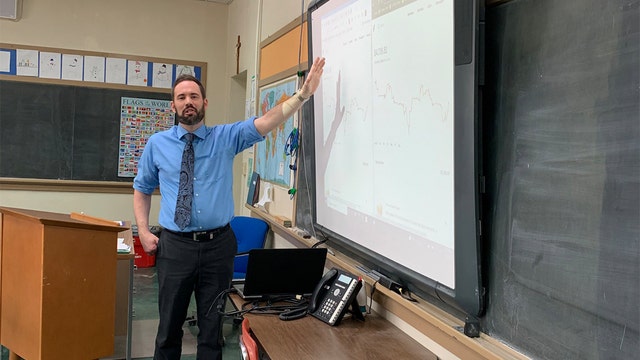 High school economics class gifted $10,000 for real-world lesson in investments