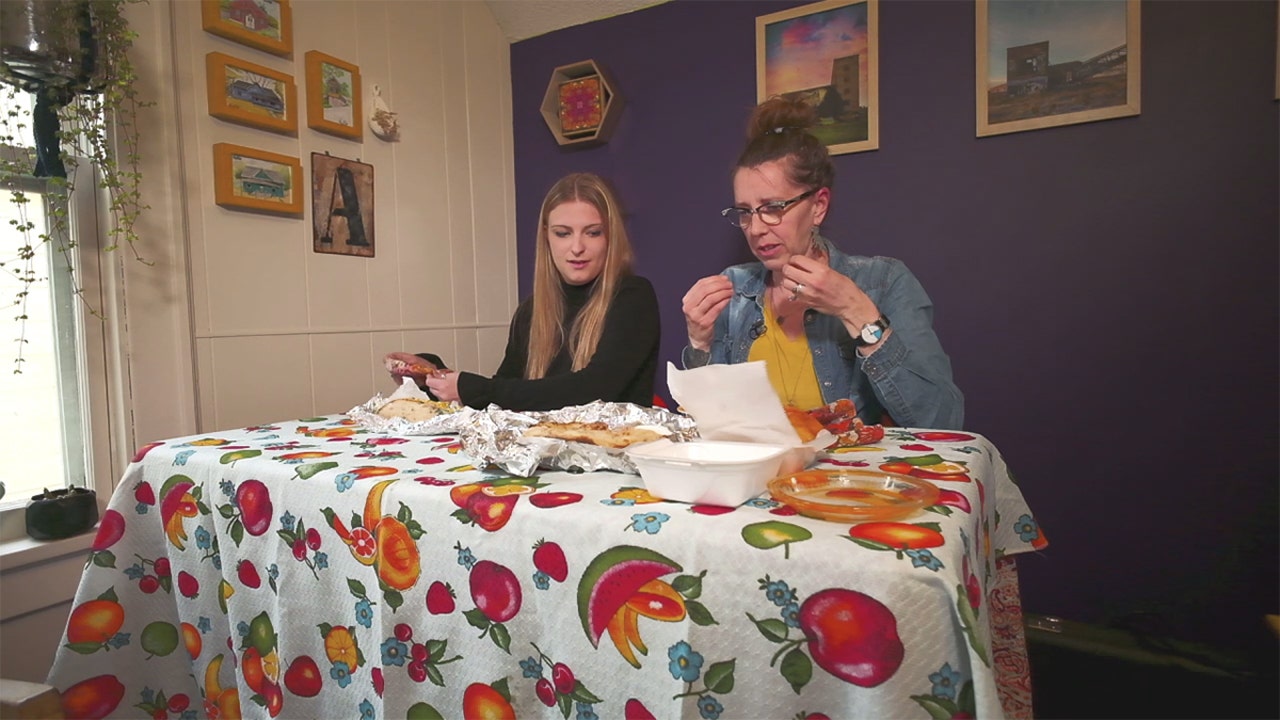 Mother-daughter duo urge viewers to eat up on Central in YouTube restaurant reviews - Vimarsana News