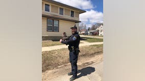 Chicken outruns Rochester police officer