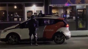 Video: Driverless car pulled over by San Francisco police