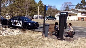 Lost kid uses Andover, Minn. man's novelty payphone to call 911