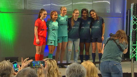 Minnesota Aurora FC unveils uniforms for inaugural season