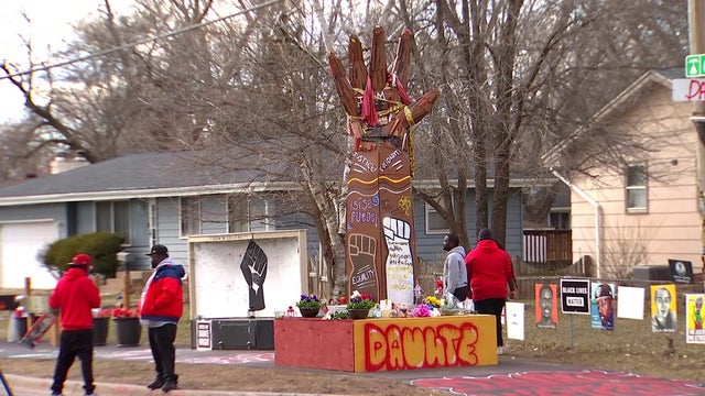 Daunte Wright honored with candlelight vigil a year after his death