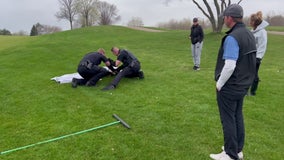 Eden Prairie police officers untangle two eagles