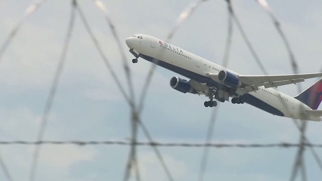 Canceled flights make for messy Memorial Day travel