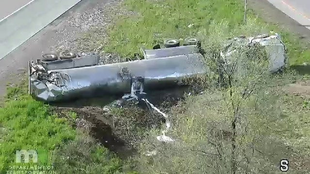 Milk truck leaks after crash along I-35W in Mounds View, Minn.