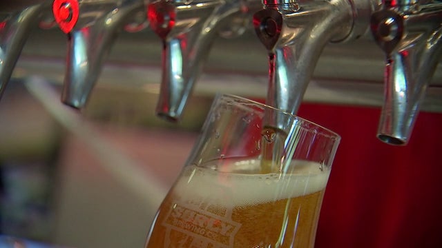 Growler cap raised: Gov. Walz signs Minnesota liquor bill into law