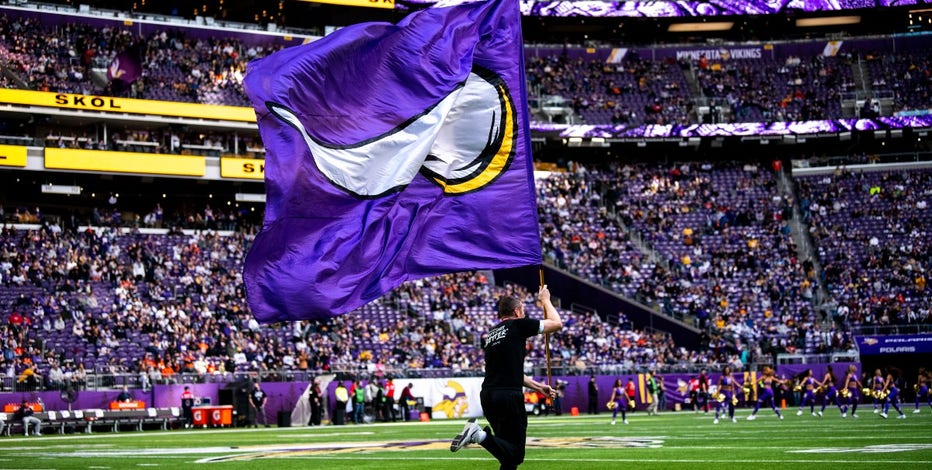 MN Vikings Play Patriots On Thanksgiving Day: See Full 2022 Schedule