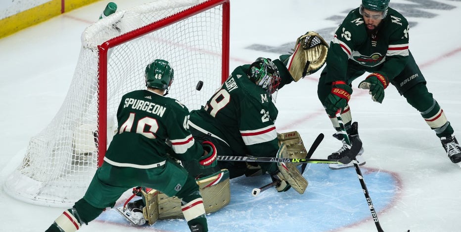 Minnesota Wild drops Game 4 to St. Louis Blues 5-2, series tied 2-2