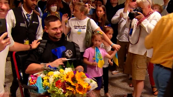 Ukrainian soldiers who lost limbs arrive in Minnesota to be fitted for prosthetics