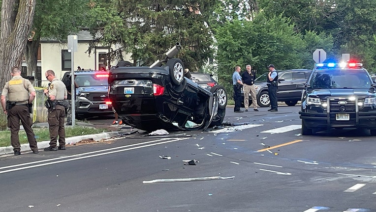 Woman killed in deadly 3-car crash in Aurora, 3 injured