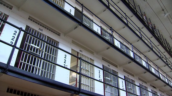 Coon Rapids man sentenced for leaving US senator threatening voicemails