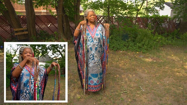 Minnesota woman sets record for world's longest fingernails