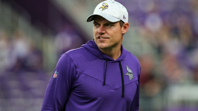 NFL Honors: Kevin O'Connell wins Coach of the Year, Jared Allen headed to Pro Football HOF