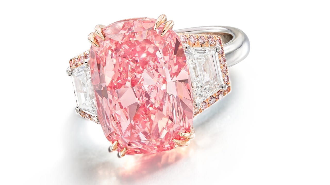 Beauty in pink diamonds .. • #pink #diamond #pinkdiamond #rare