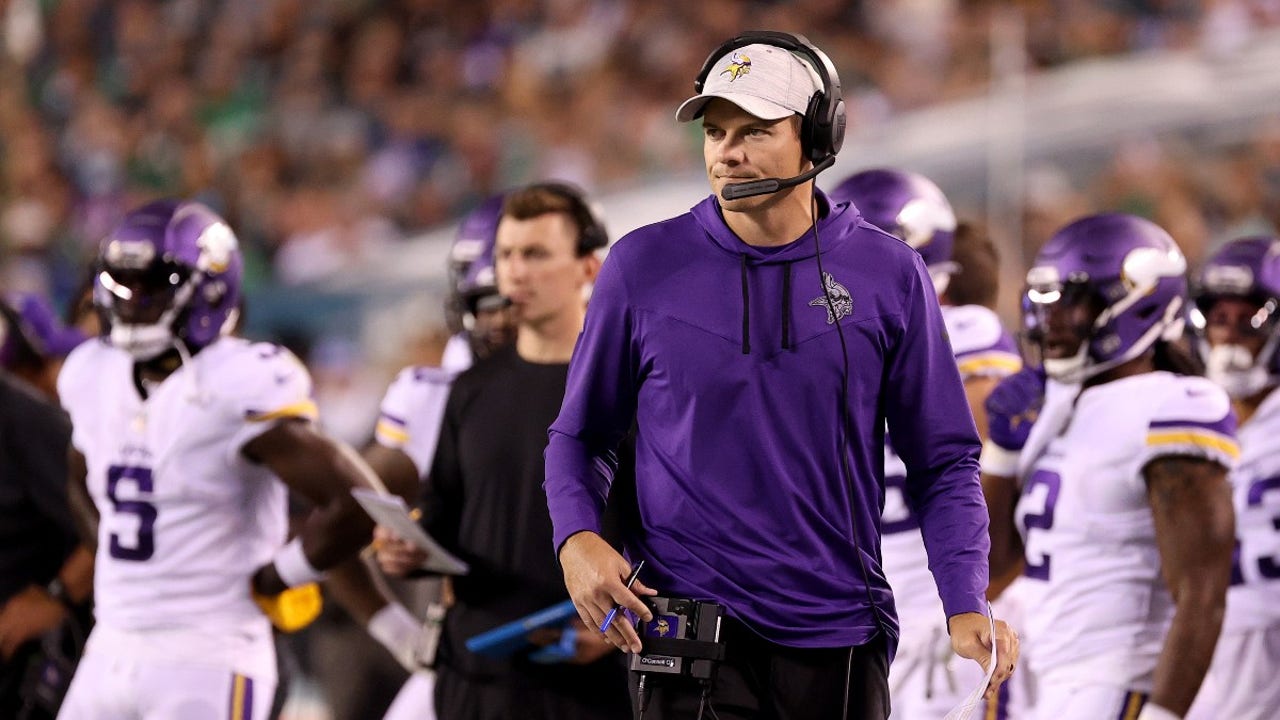 Vikings Dominated In 24-7 Loss To Eagles On Monday Night Football | FOX ...