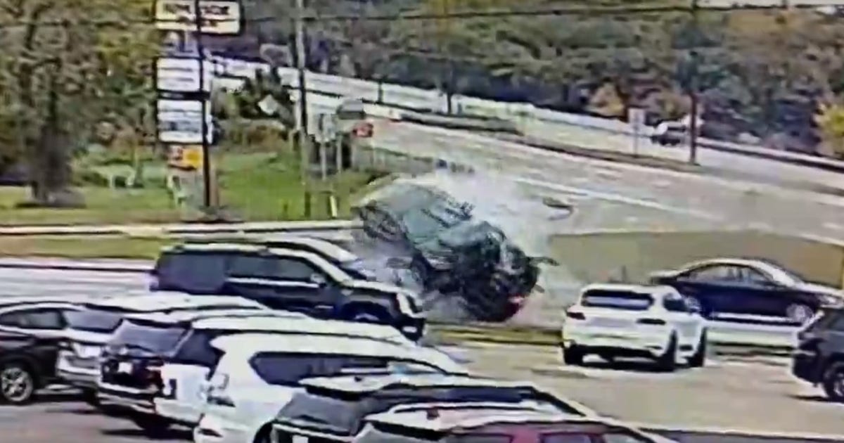 VIDEO: Suspected drunk driver crashes into multiple vehicles | FOX 9 ...