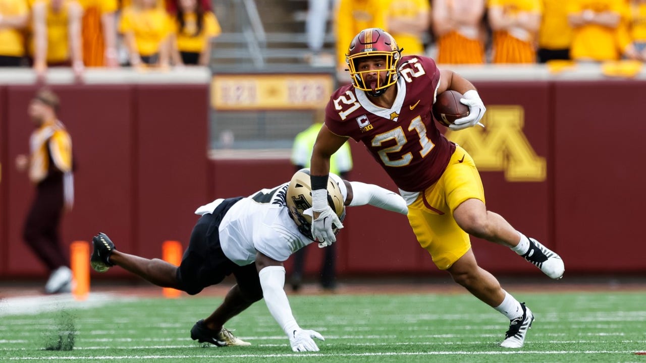 Gophers Have Mistake-filled First Half In 20-10 Homecoming Loss To ...