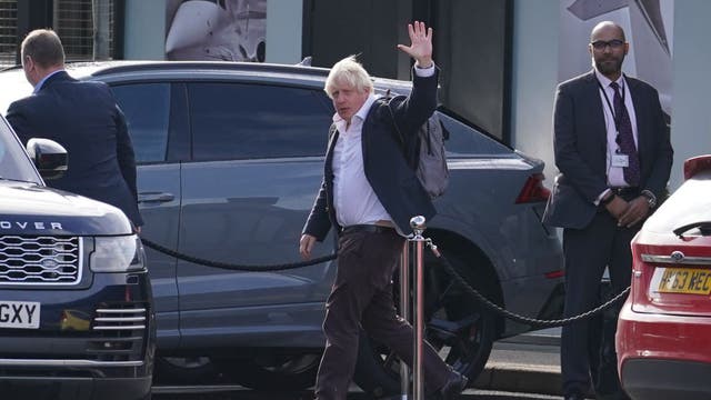 Boris Johnson returns to UK amid rumors he will run for leader