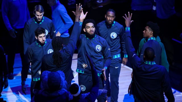 Timberwolves, Lynx holding locker room liquidation sale