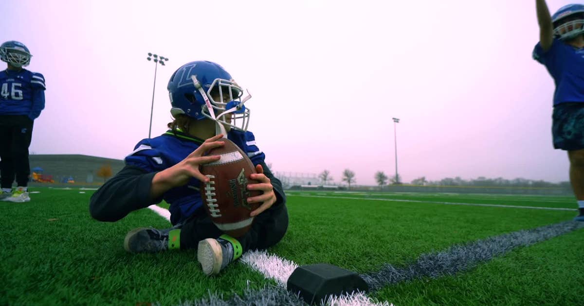 Lakeview High School football player overcoming obstacles, inspiring ...