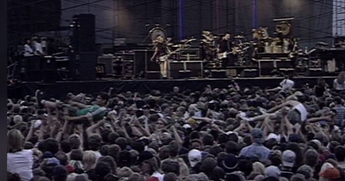 Flashback: Smashing Pumpkins drew record 100,000 people for free