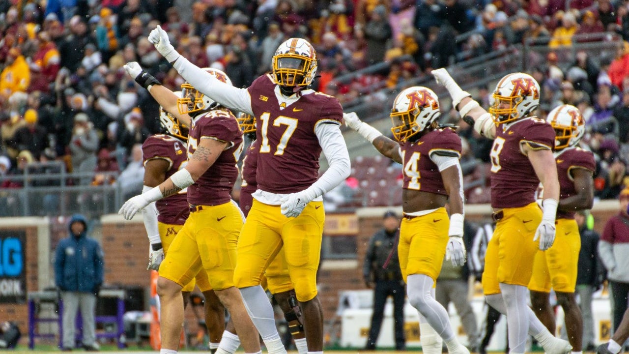 Golden shop gophers football