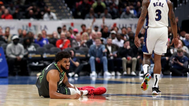 Timberwolves: KAT not having setback with calf despite photo in walking boot