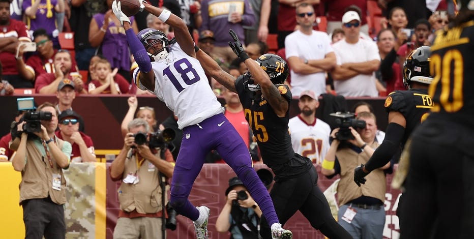 Iced-out Kirk Cousins celebrates Vikings 20-17 win over Commanders