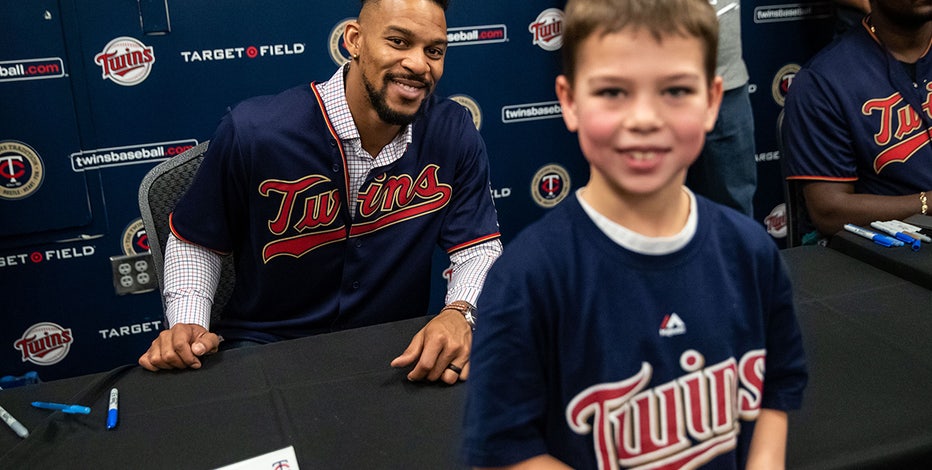 Minnesota Twins - Comment below using #SignatureHoliday for a