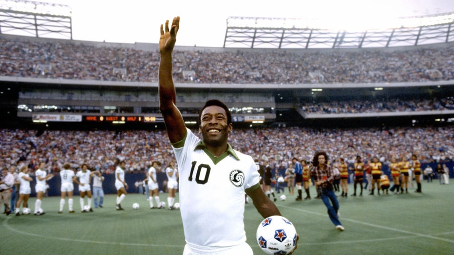 Pele-celebrates-win.jpg