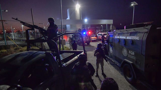 Violence hits Mexico cartel stronghold after son of 'El Chapo' arrested