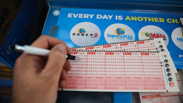 $700M Powerball prize latest in string of giant jackpots