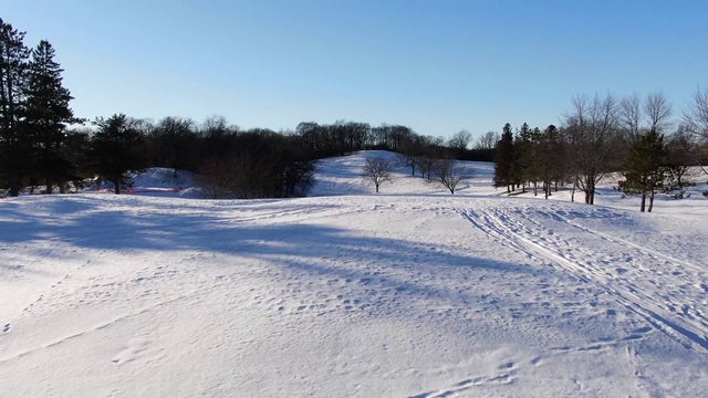 Neighbors want to preserve Orono golf course as city considers adding pickleball courts