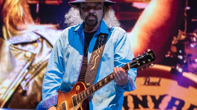 Lynyrd Skynyrd guitarist Gary Rossington dies at 71