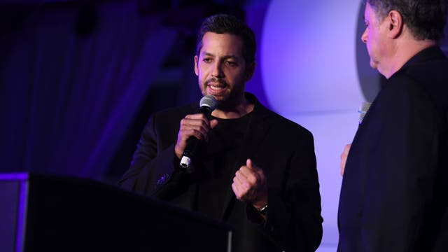 David Blaine dislocates shoulder, continues Las Vegas performance: ‘Wow that hurt’