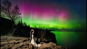 Northern Lights create 'once in a lifetime' wedding photo for Minnesota couple