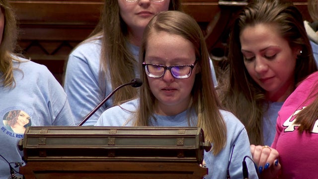 Madeline Kingsbury vigil held in Winona Friday night as family searches for answers