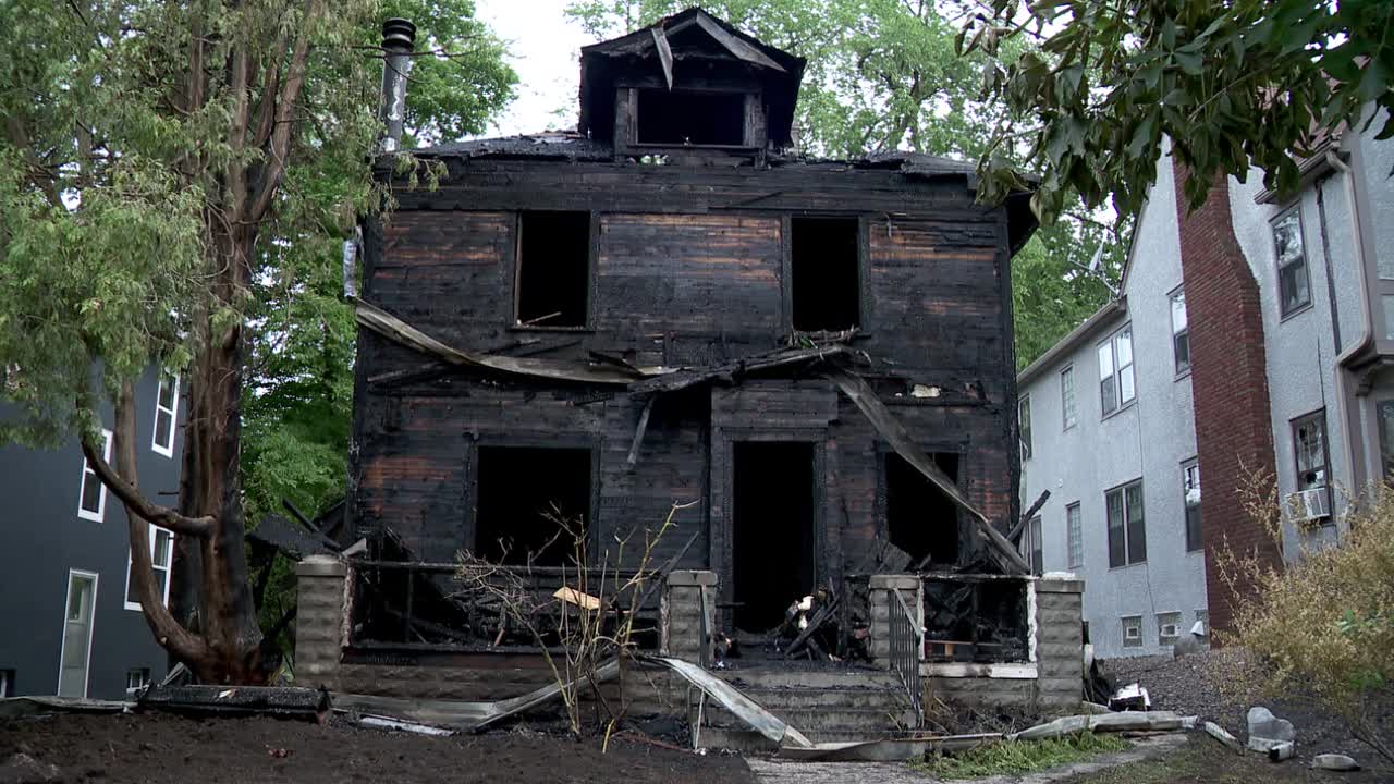 Firefighters rescue 79-year-old man from Minneapolis house fire