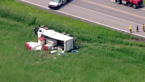 Highway 212 in Carver County closed after crash