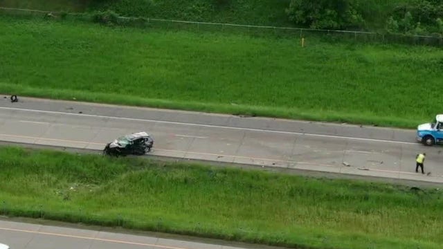 Wrong-way driver causes crash in Oakdale, 2 dead