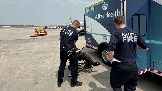 Teen hospitalized after waiting on hot jet bridge at MSP
