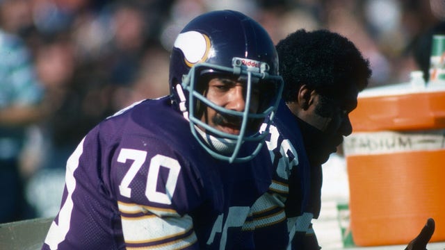 Vikings legend Jim Marshall, member of 'Purple People Eaters,' dies at 87