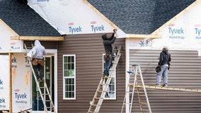 Homebuilder sentiment plummets as mortgage rates surge again