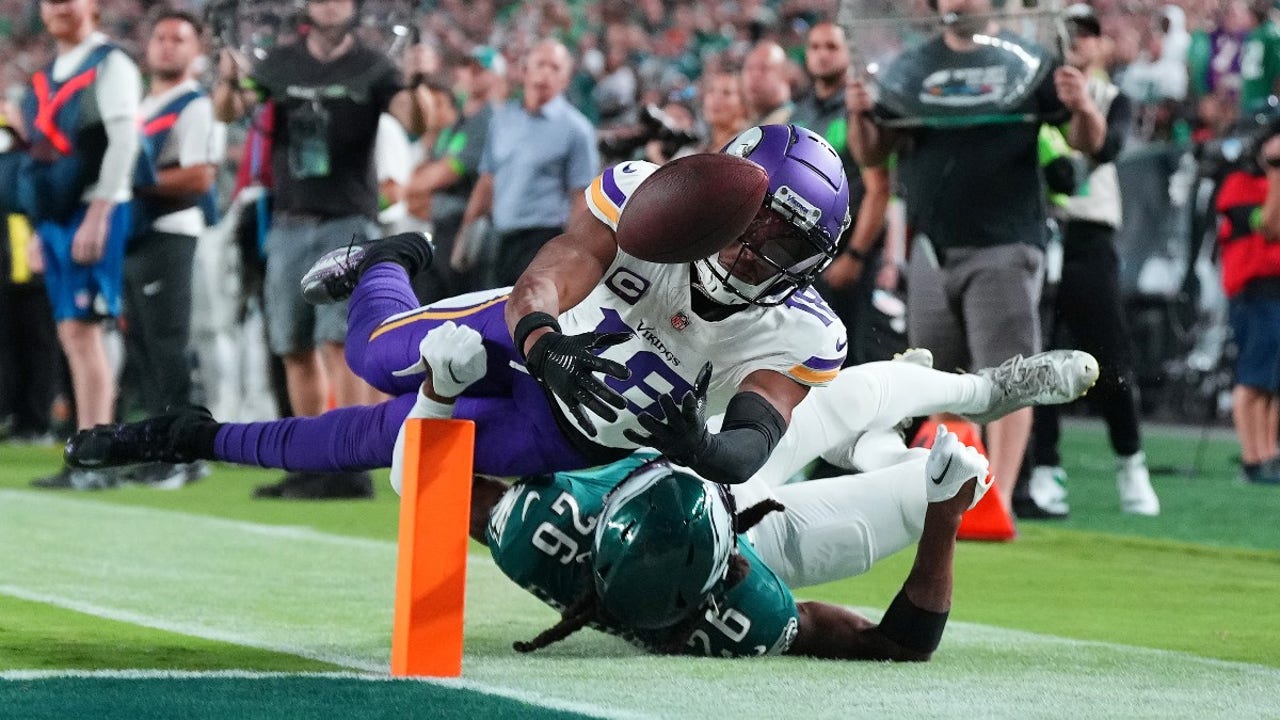 Eagles pick up second win of the season with 34-28 win over Vikings