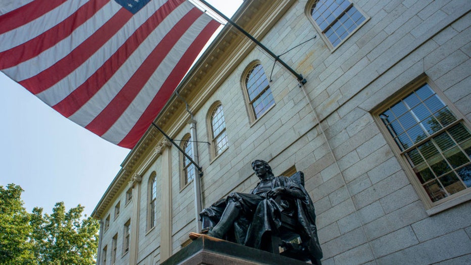 John-Harvard-statue.jpg